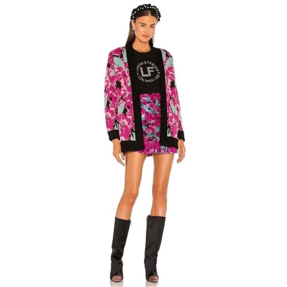 5/$20 MUST BUNDLE NWT REVOLVE x Lovers and Friends Christy Crystal Logo Tee - Picture 2 of 9